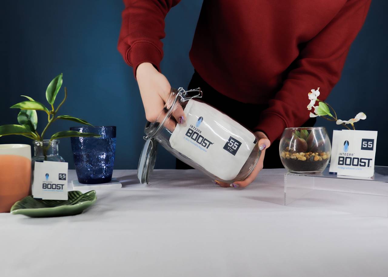 Perfect for retail purposes or dispensary jars that regularly opened throughout the day, patented Integra BOOST® 320 gram packet with humidity indicator will expertly manage humidity levels—preserving the life of your herbal medicine you’re storing. BOOST® products are salt-free, spill-proof and FDA-food grade complaint