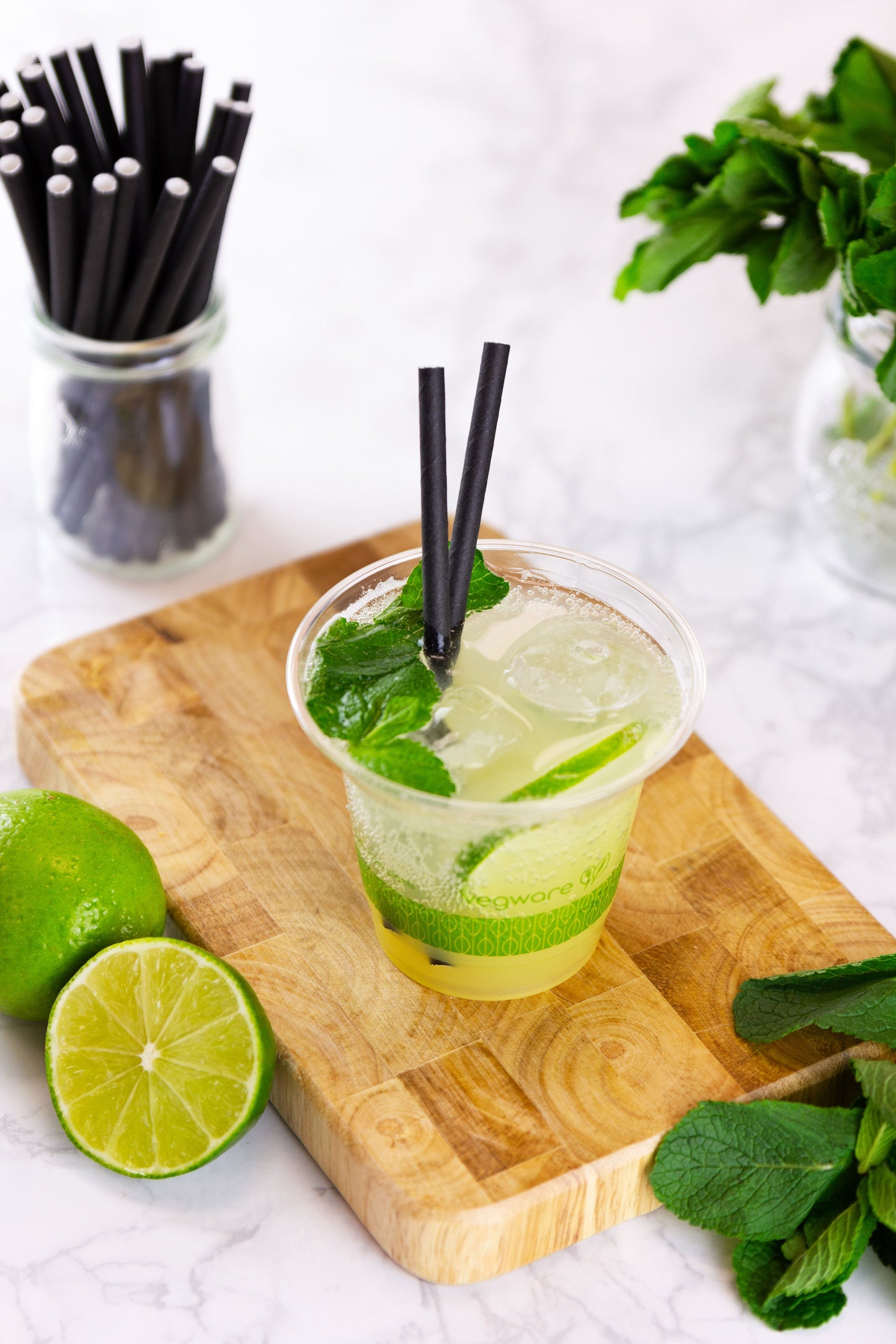 Made from sustainable FSC/SFI premium paper, these Vegware™ 7.8-inch/6mm black highball paper straws are commercially compostable and designed to last for hours in cold drinks.