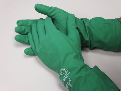 These GreenCircle certified TAA compliant Showa® 731 flocked-lined 15-mil thick nitrile gloves with EBT (Eco-Best Technology®) provide strong chemical-resistance against solvents and acids.