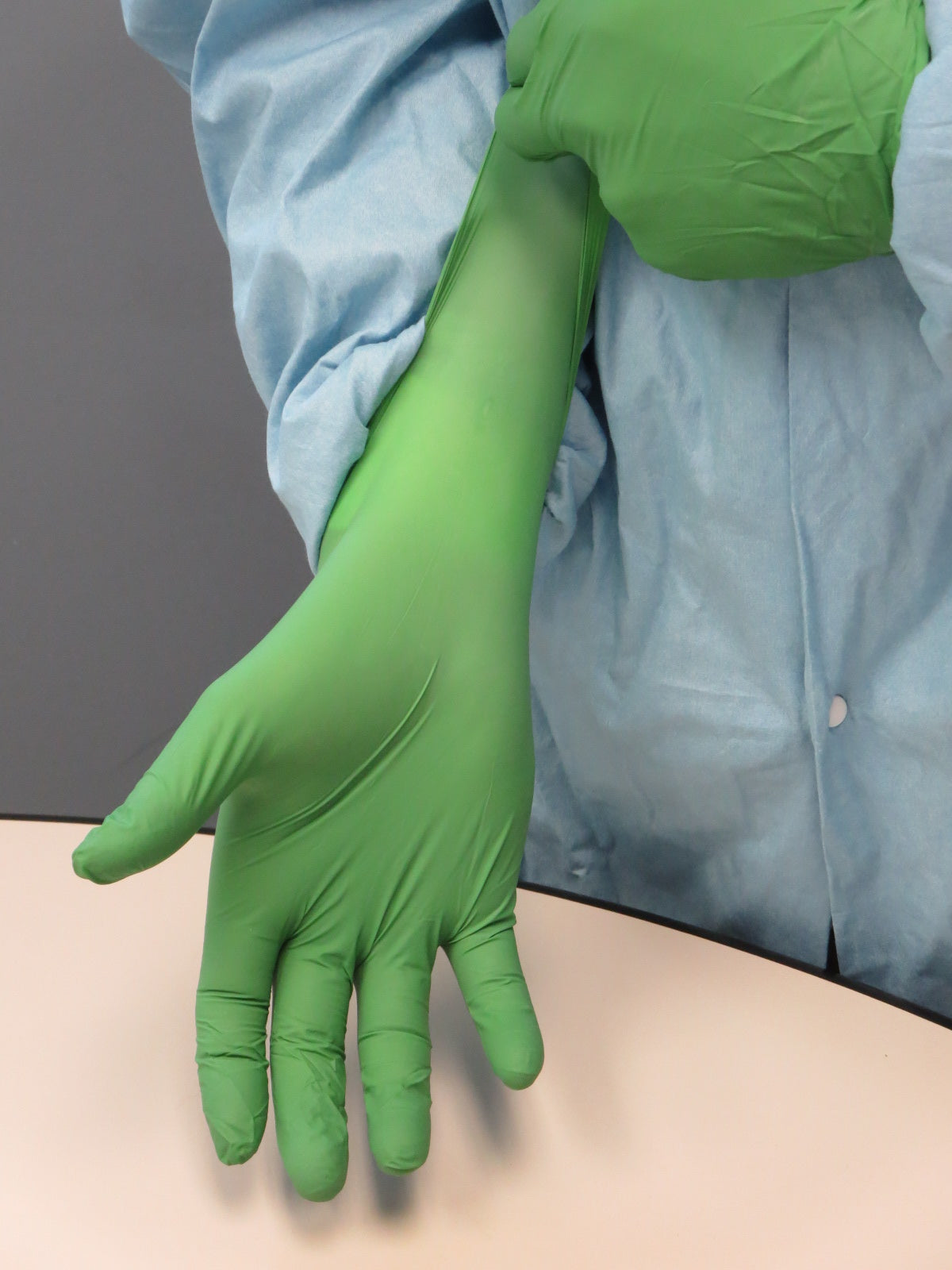 Showa® 6110PF Single-Use 4-mil Green Powder-Free Nitrile Gloves with EBT Eco-Best Technology® brings you the world's first biodegradable disposable nitrile glove. Packed 100 gloves per dispenser box. 