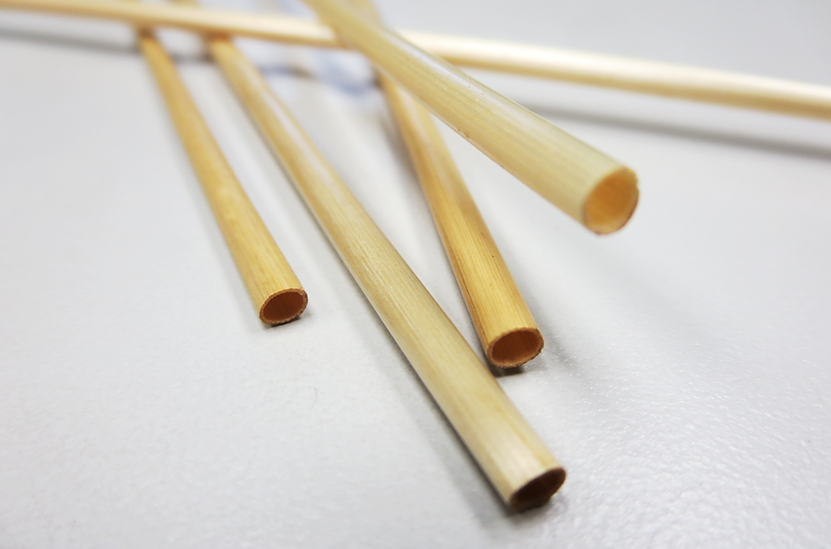 These Real Straw Compostable Wheat Stir Sticks offer an environmentally-friendly alternative to single-use plastic type straws. Made from 100% natural, gluten-free wheat, they feature a safe, durable, and eco-friendly design. Perfect for restaurants, parties, or other gatherings, this set of 5000 straws is an easy way to reduce negative impact on the environment.